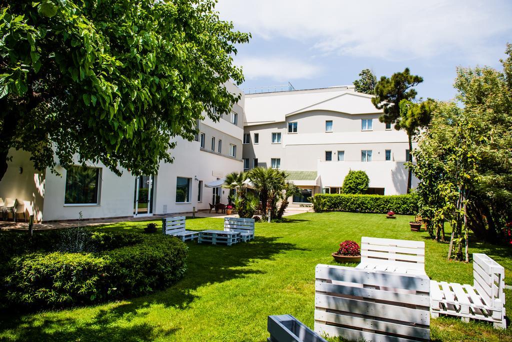 Phi Hotel Alcione Francavilla Al Mare Exterior foto